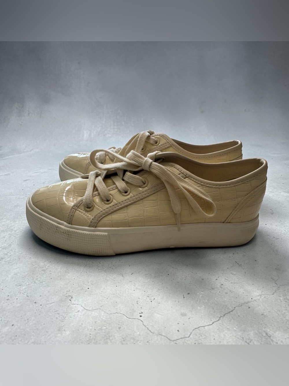 Women’s Cream Croc-Embossed Low-Top Platform Sneakers